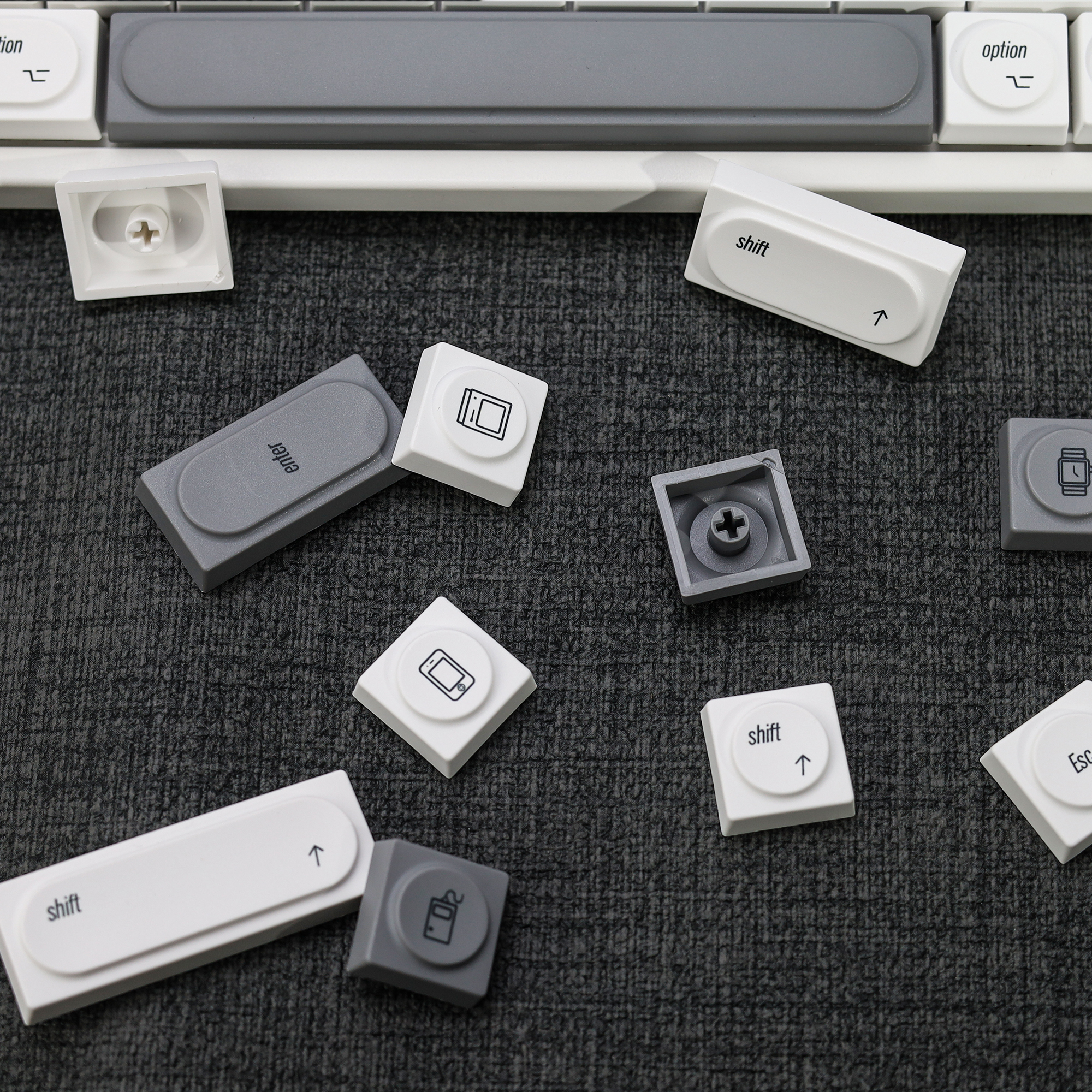 KBDiy Doys Keycaps Retro MAC S - Retro Gaming Mac review and price